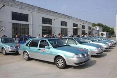 為啥出租車不用豐田,都用大眾?司機:不是不想用,而是用不起